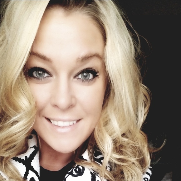 🧡Shop your Hearts out!🧡 - Picture 1 of 6